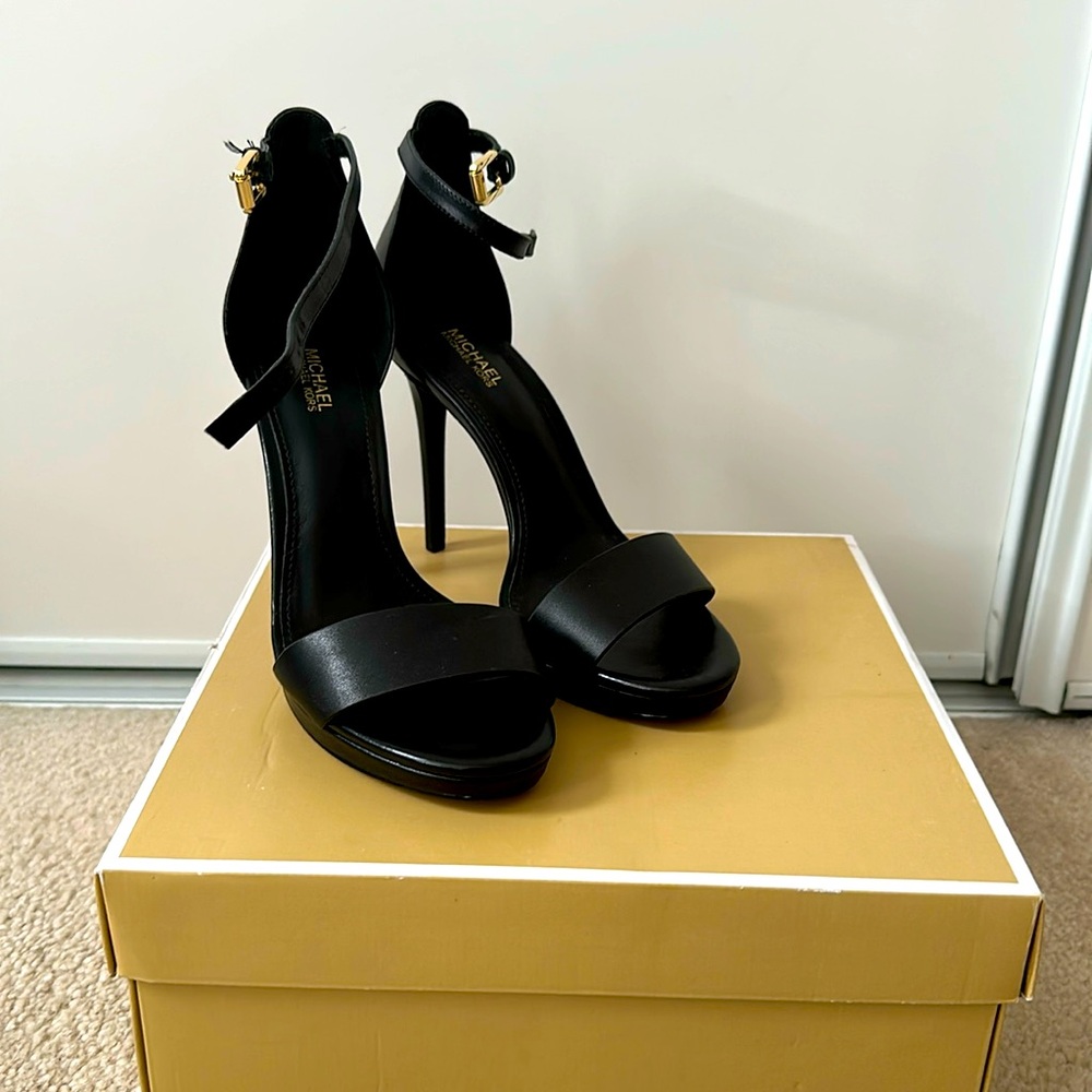 MICHEAL KORS- stilleto black heels